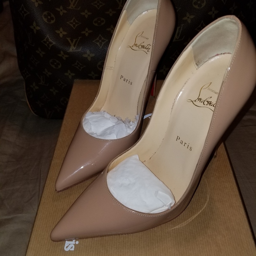 Christian Louboutin So Kate Nude Size 38.5